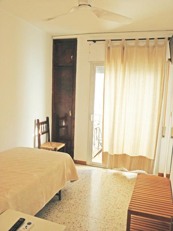 Hotel Pensió Vista Alegre L' Escala Habitación foto
