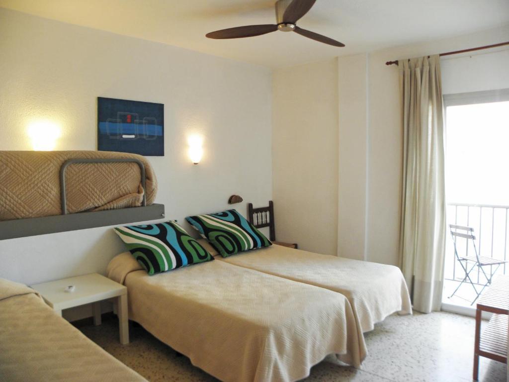 Hotel Pensió Vista Alegre L' Escala Habitación foto